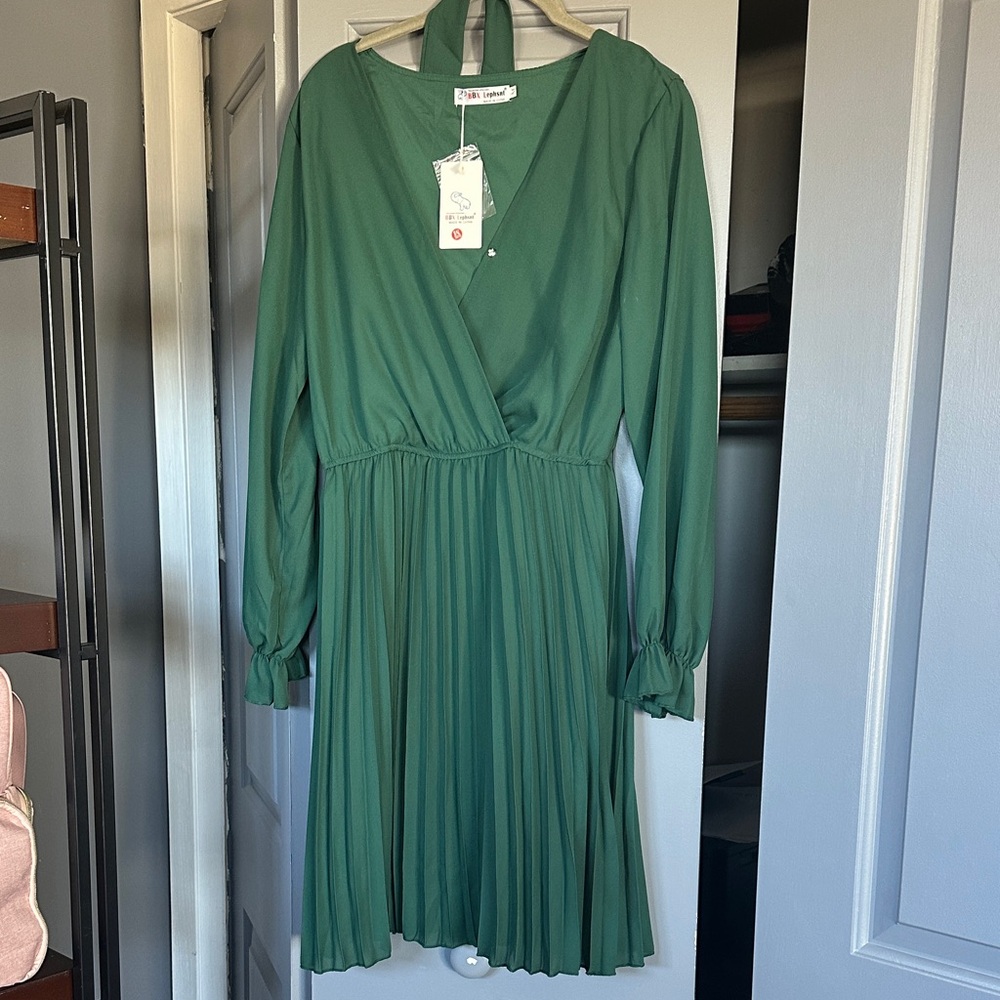 Women's Long Sleeve Pleated Green Wrap Dress
